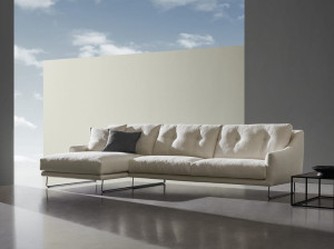 Тканевый диван с полуостровом