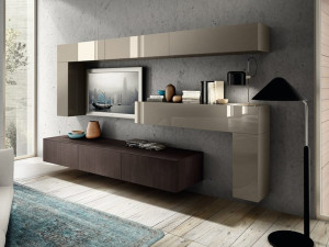 Деревянная стена с настенным креплением