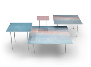 Квадратный металлический журнальный столик