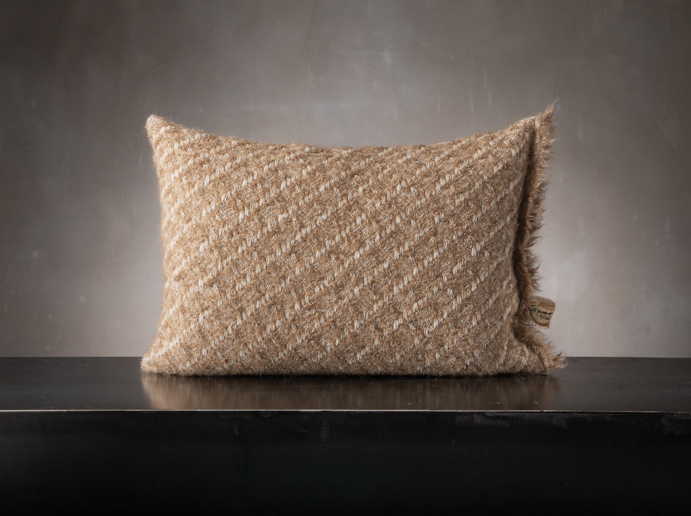 Прямоугольная подушка из мохера The House of Lyria TEMPERANZA ARCH-00120833 - Вид №3