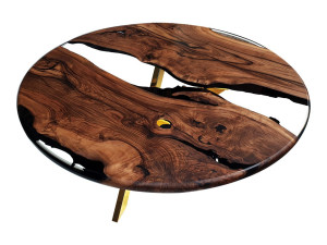 Круглый стол из смолы и орехового дерева