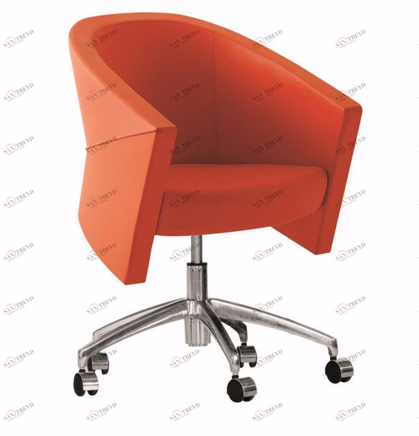 Luxy Кресло поворотное на 5 спиц с колесами Arrow 630