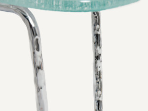 Стеклянный журнальный столик