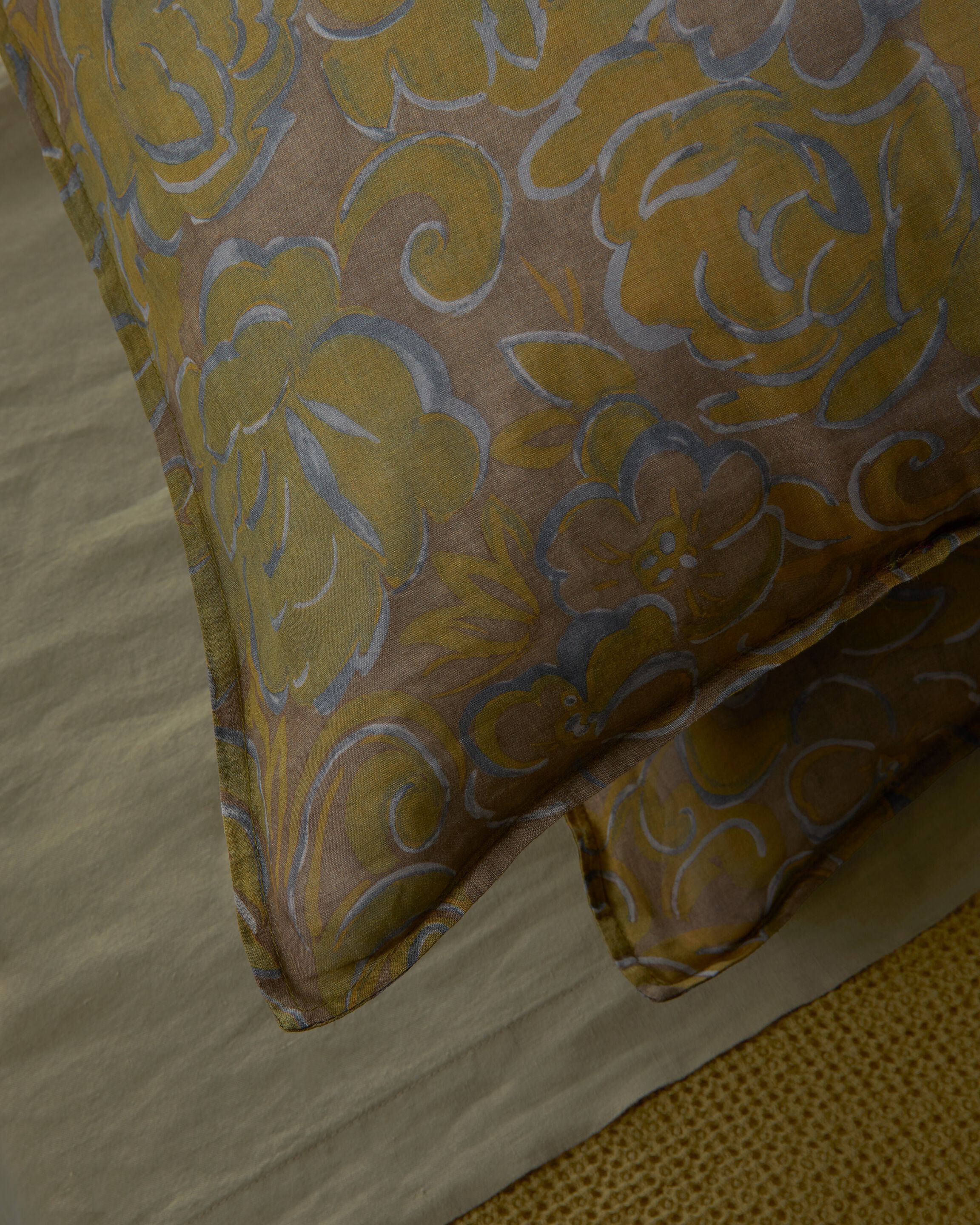 Наволочка с цветочным рисунком Society Limonta NAP LUSSY ARCH-00152618 - Вид №1