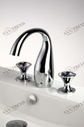 Смеситель для умывальника на три отверстия SWAN F24287C bravat