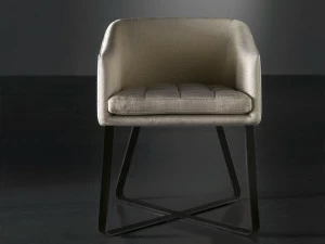 Meridiani Мягкое кресло со съемным чехлом из ткани Lolyta