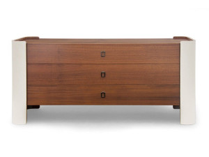 Кожаный комод