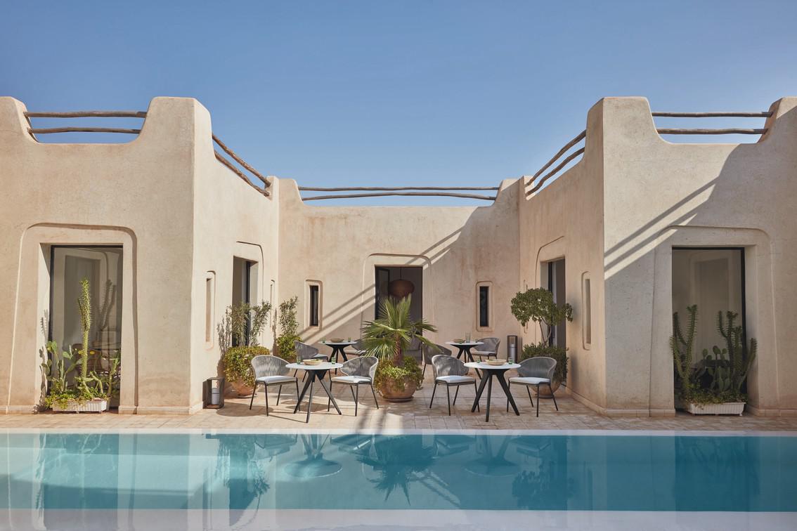 MNST978 Обеденный стол teak ⌀80см Manutti Torsa - Вид №19