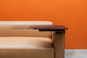 Кожаный контрактный диван