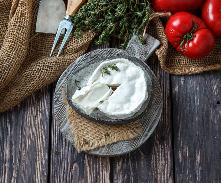 5378 Сыр козий "Камамбер" Вкусляндия 