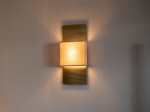 Светодиодный настенный светильник из латуни и ткани