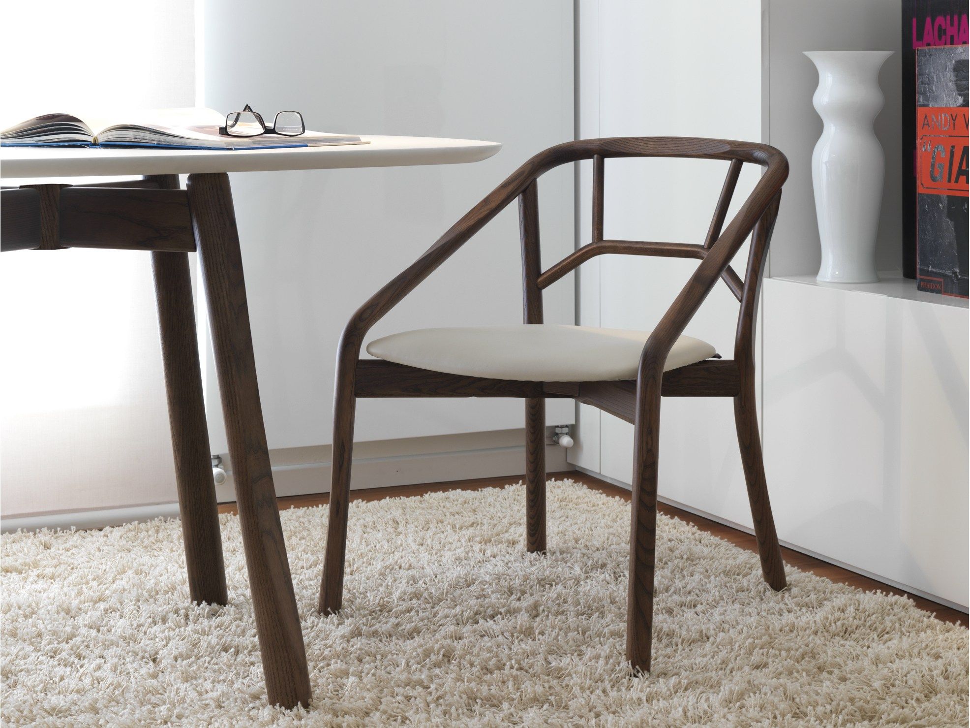 Деревянный стул со встроенной кожаной подушкой ALMA DESIGN Marnie ARCH-00125607 - Вид №1