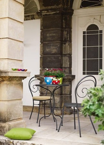 Металлический штабелируемый садовый стул с подлокотниками