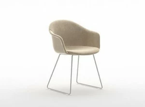 arrmet Тканевый стул на санках с подлокотниками Máni armshell fabric