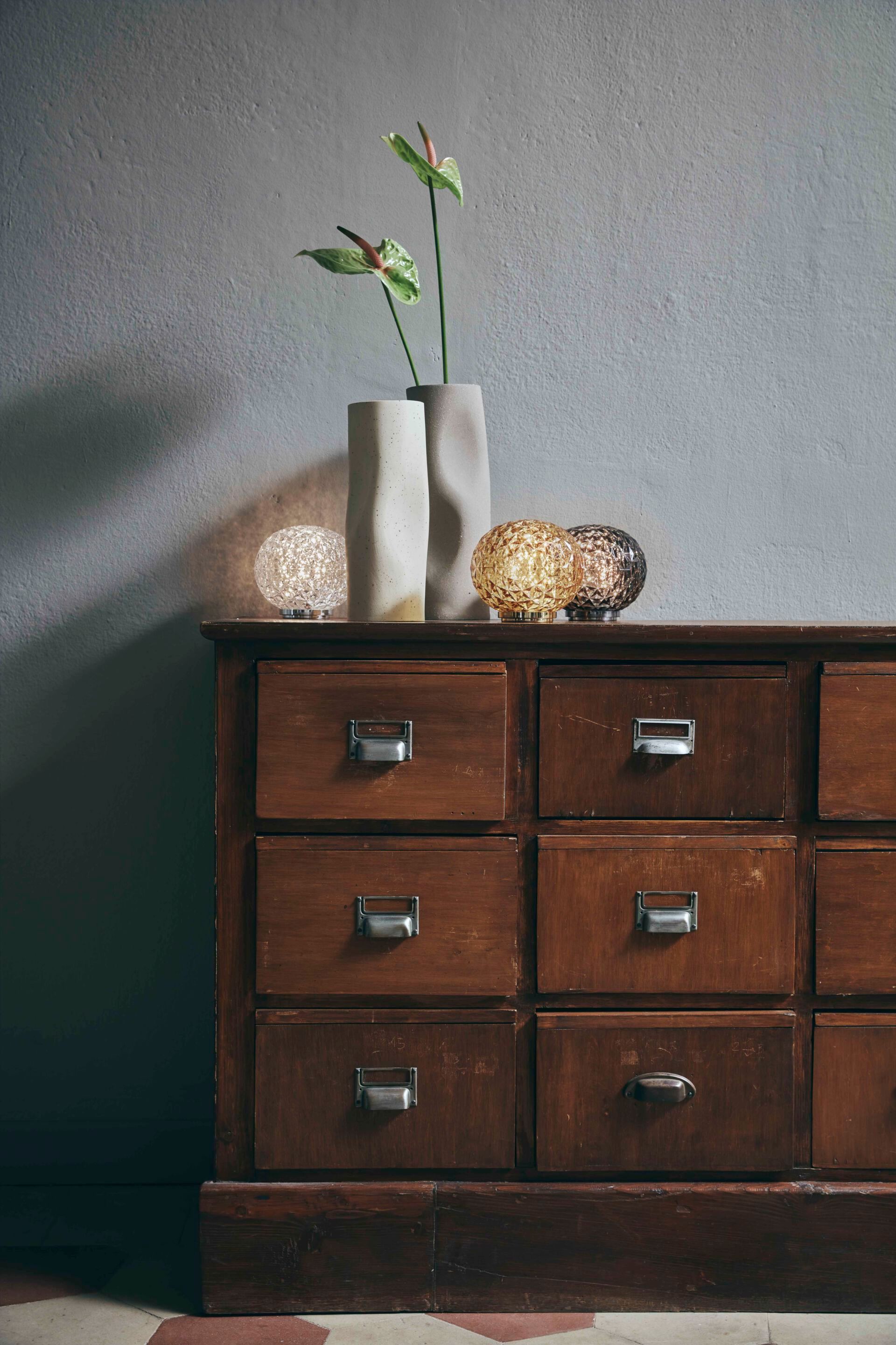 Светодиодная настольная лампа с батарейным питанием PMMA Kartell Planet ARCH-00005509 - Вид №5