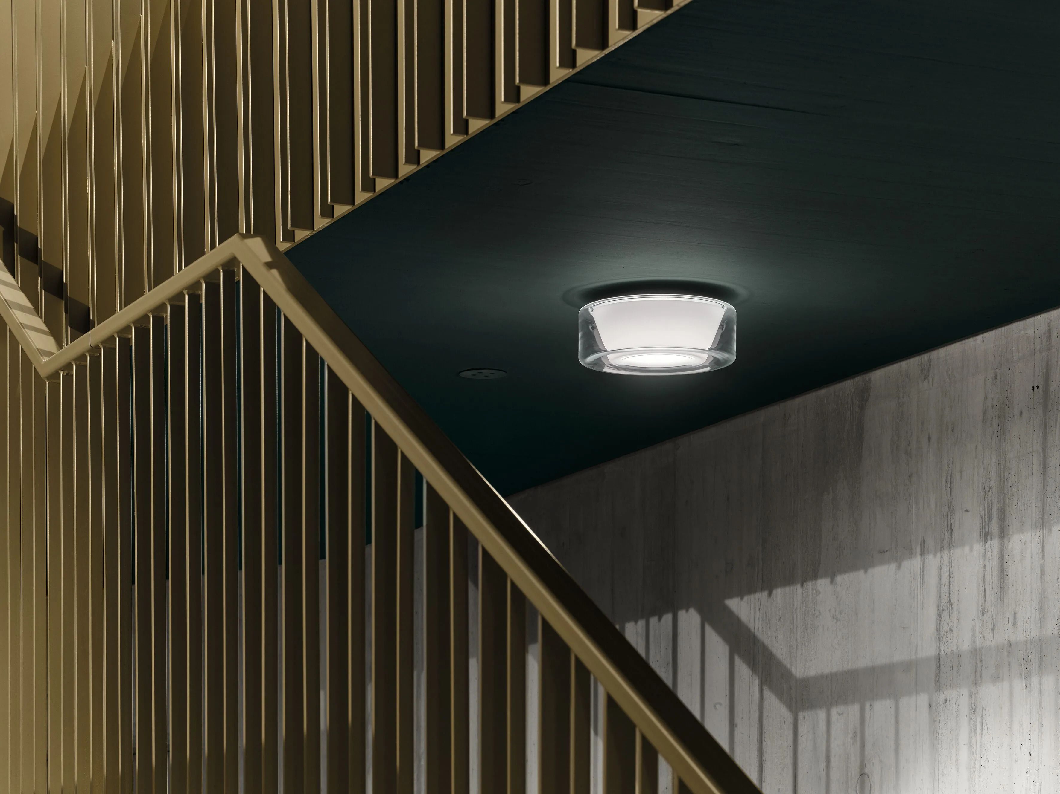Алюминиевый и стеклянный светодиодный потолочный светильник serien.lighting керлинг ARCH-00011696 - Вид №1