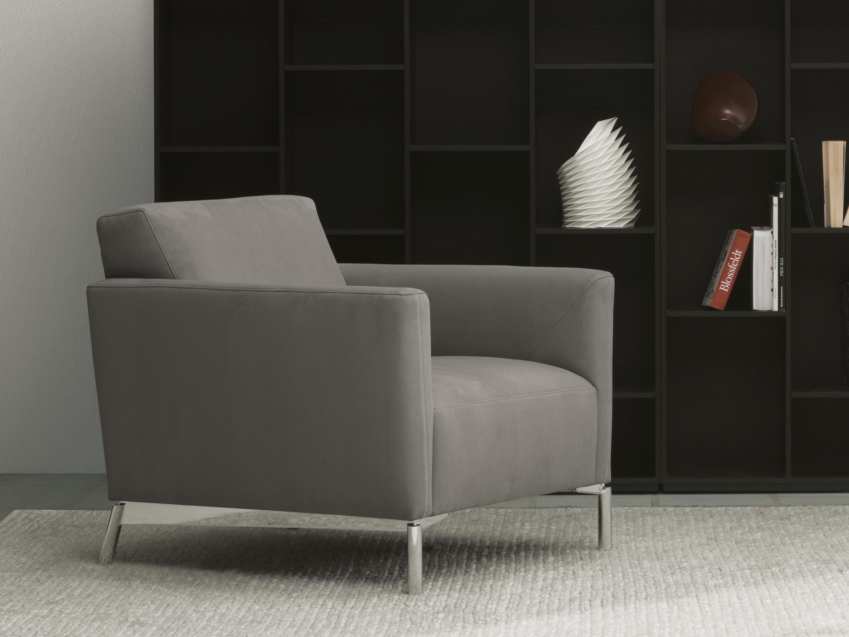 Кожаное кресло с подлокотниками Natuzzi Italia стрейч ARCH-00151376
