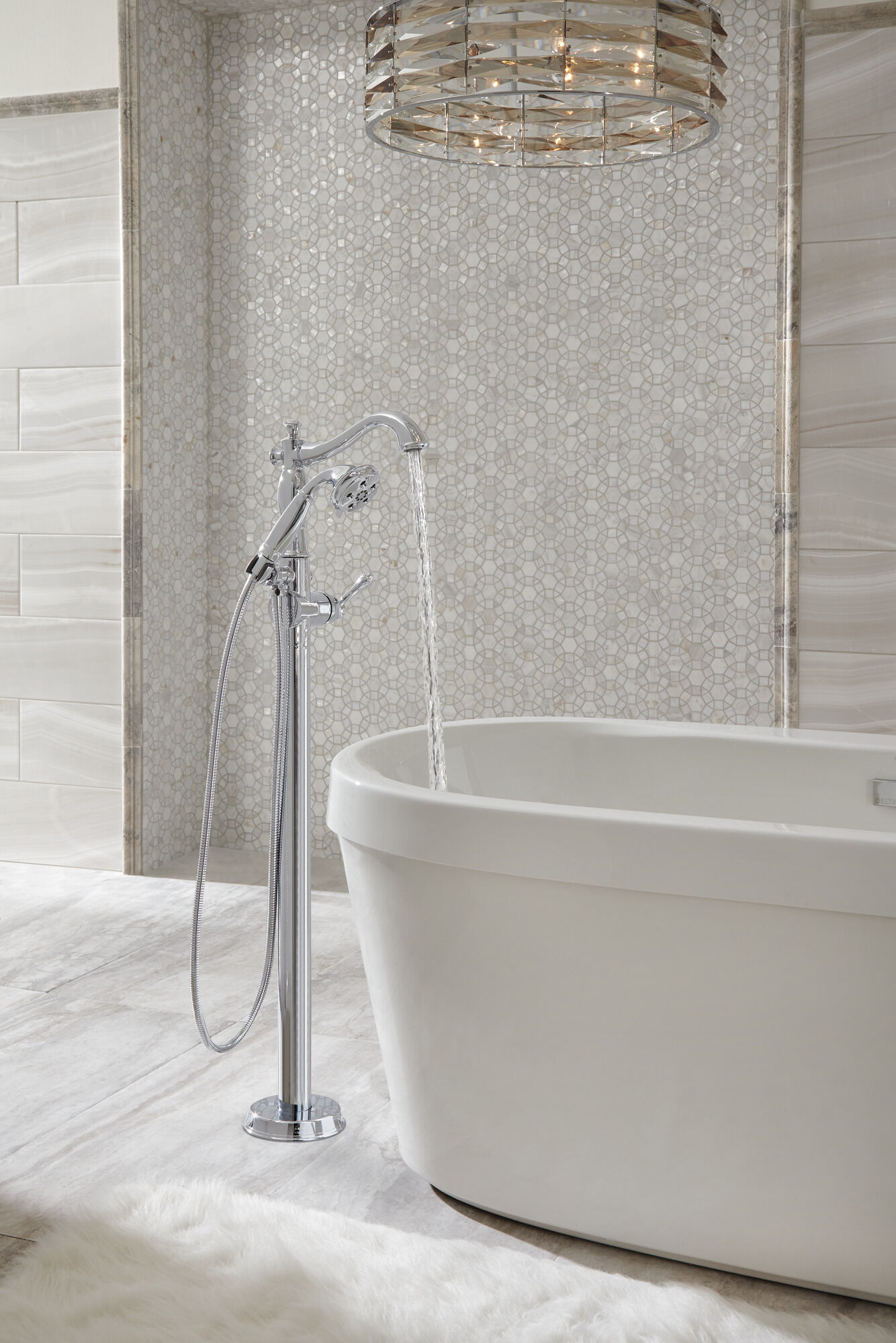 Отдельно стоящая ванна 60 "x 32" со встроенным сливом и переливом Delta Faucet Synergy B14416-6032-WH - Вид №14