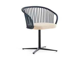 4-спицевое вращающееся кресло из ротанга со встроенной подушкой из ткани