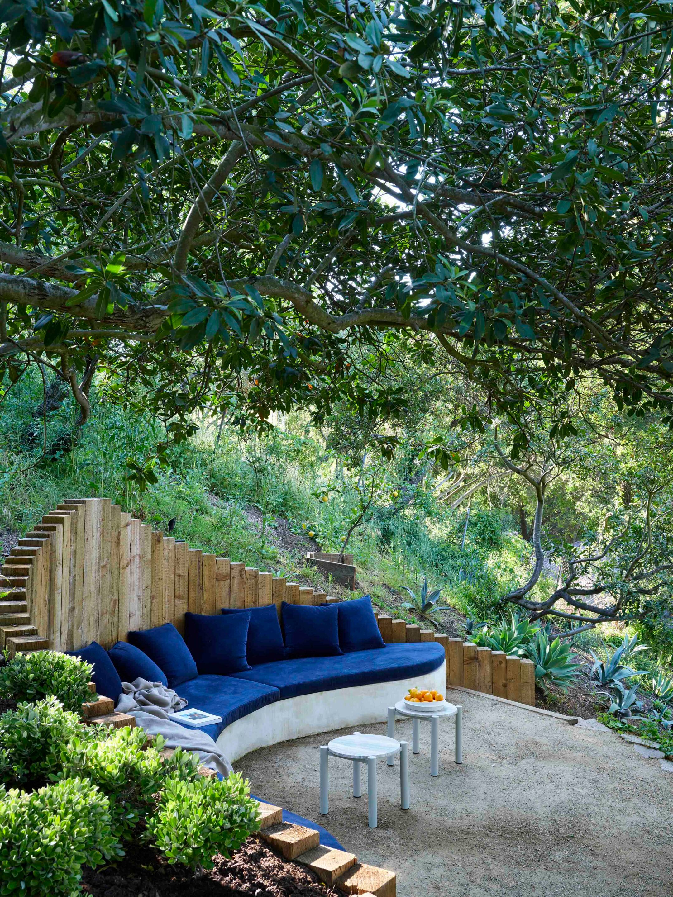 Круглый каменный журнальный столик Phase Design Fryman ARCH-00123451 - Вид №6