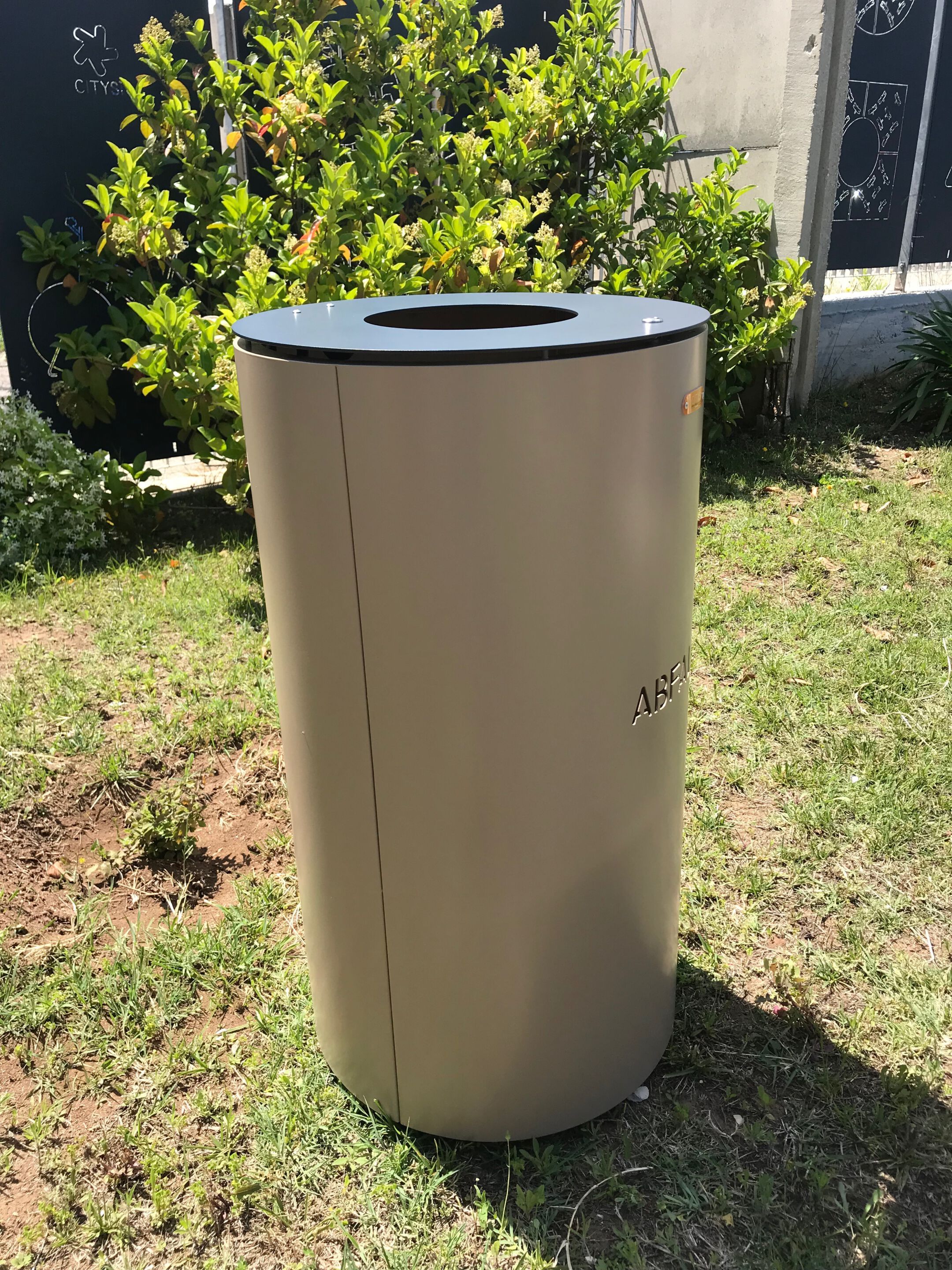 Наружная стальная корзина для мусора с крышкой с пепельницей CITYSì TIMMY ARCH-00049255 - Вид №5