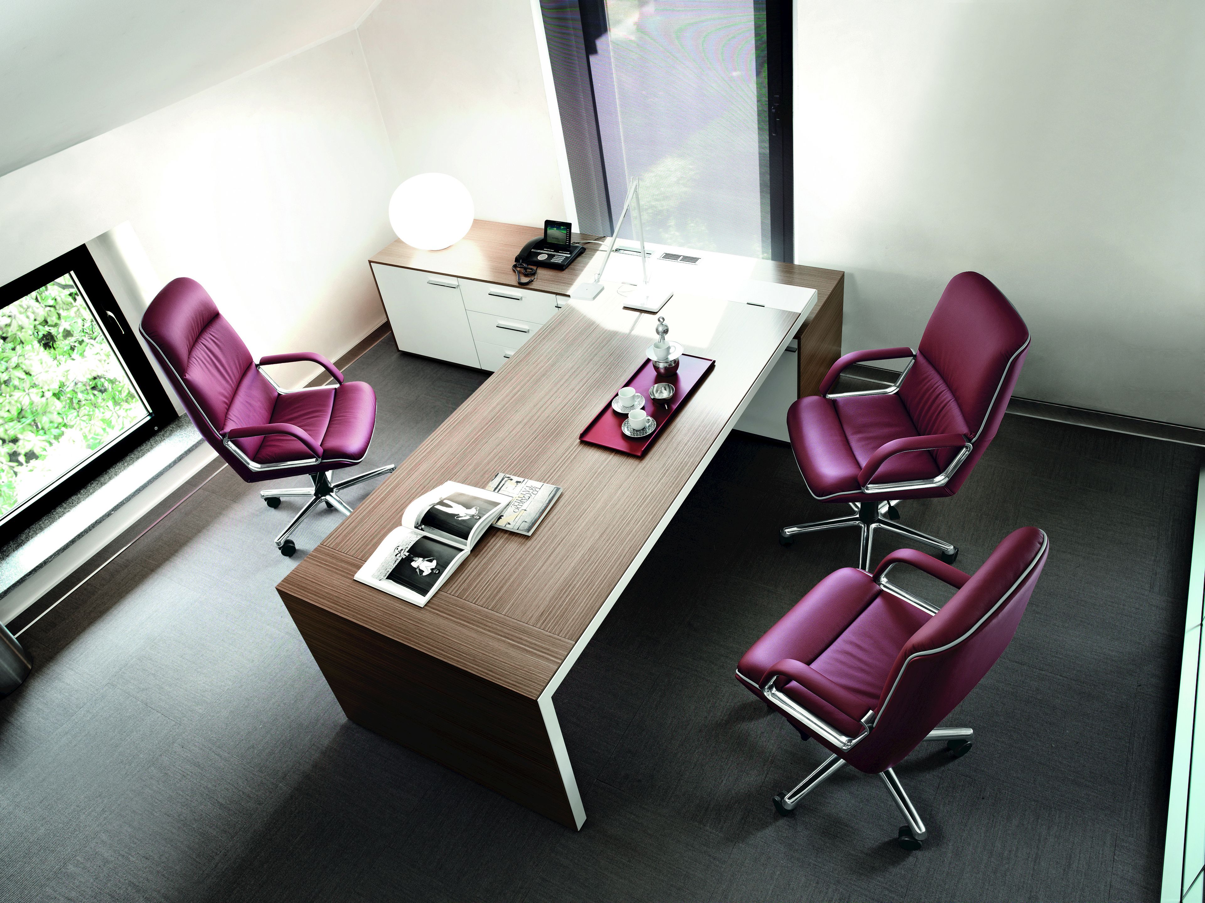 Вращающееся офисное кресло с колесами VAGHI Kiruna Guest ARCH-00065768 - Вид №3