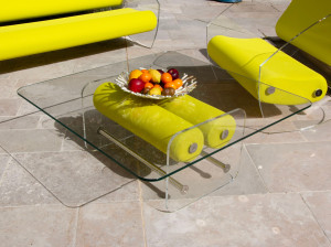 Квадратный стол из ПММА и стекла