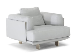 Кресло с подлокотниками