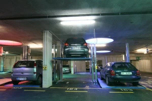 O.ME.R. Система парковки для двух наложенных друг на друга автомобилей