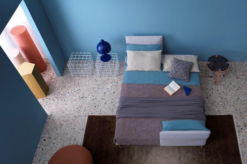 Saba Italia Двуспальная кровать из ткани с мягким изголовьем Avant-après sun-id-1478111 - Вид №2