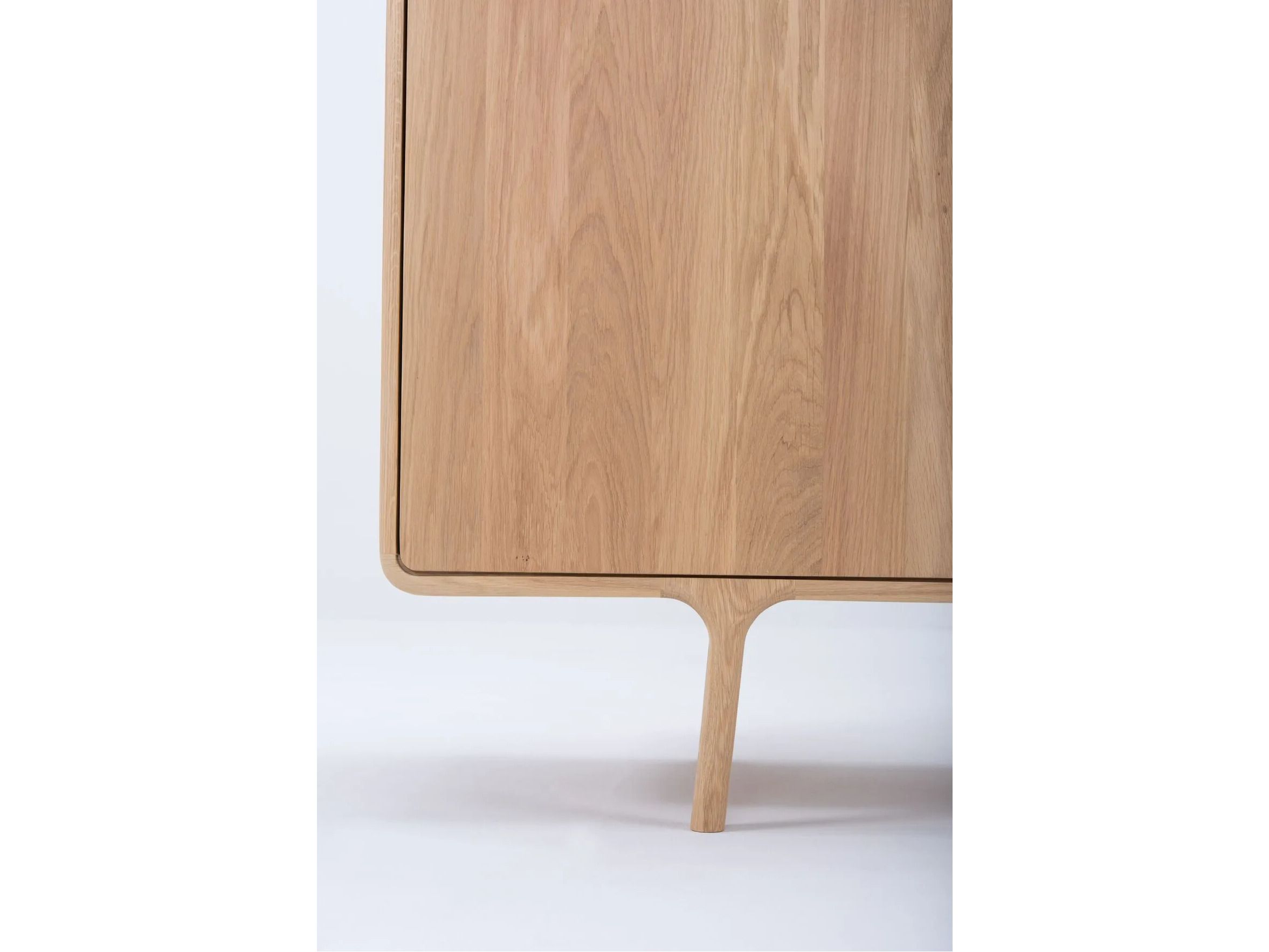 Шкаф из дуба с распашными дверцами Gazzda Fawn ARCH-00150357 - Вид №4