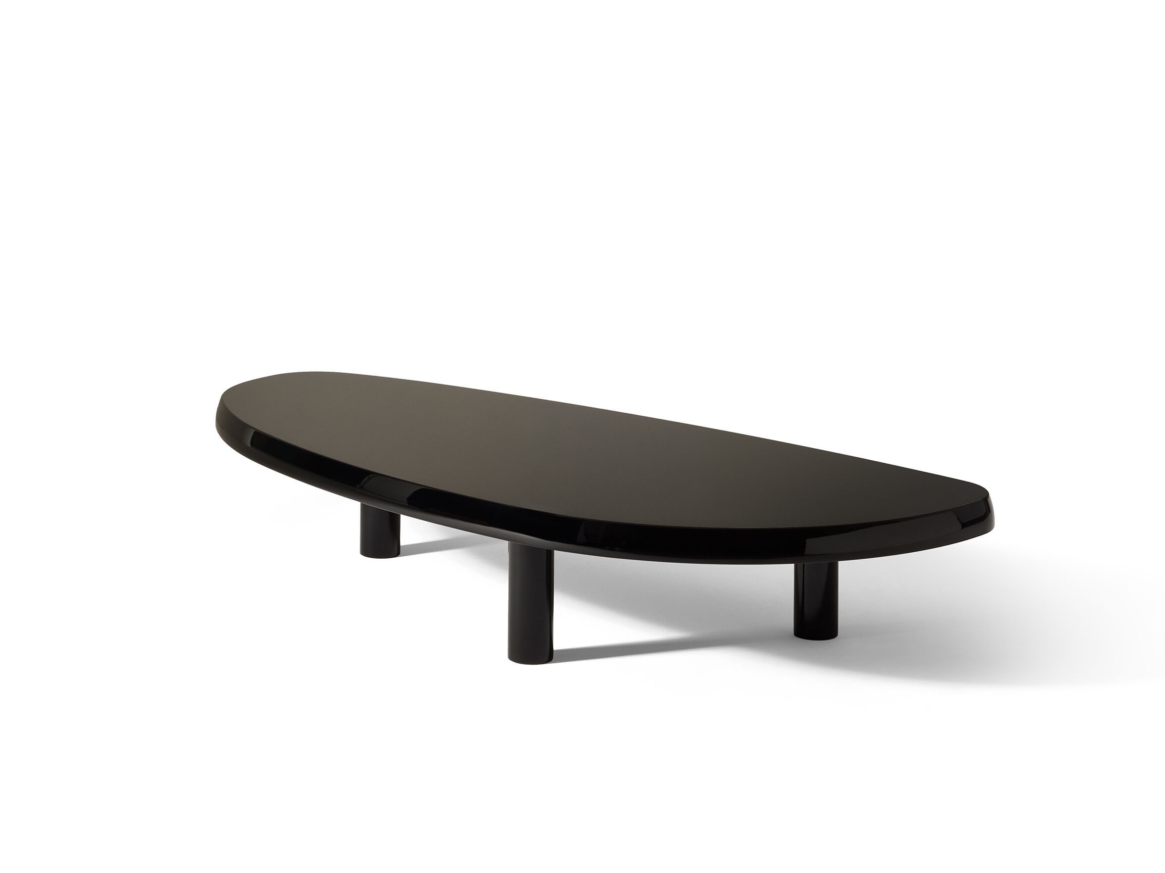 Низкий журнальный столик из массива дерева CASSINA TABLE BASSE EN FORME LIBRE ARCH-00073647
