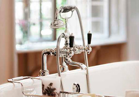 Gentry Home Смеситель для раковины мостик на 2 отверстия 200мм Berkeley Темный никель GH101615  - Вид №1