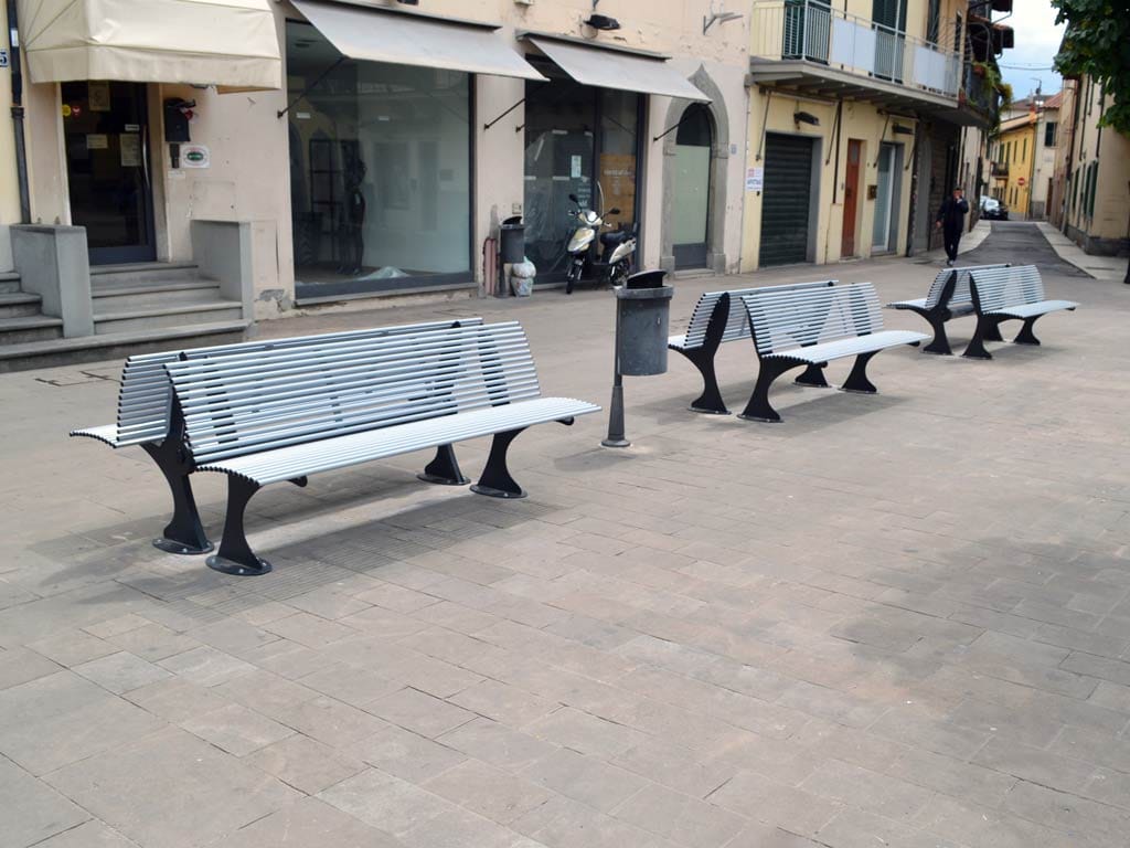 Стальная скамья со спинкой EUROCOMITALIA современная мебель ARCH-00088646 - Вид №4