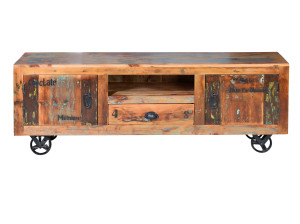 Деревянный низкий ТВ шкаф с колесами