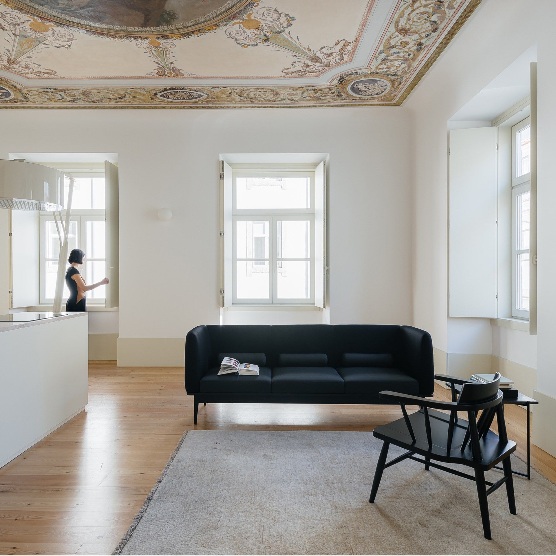 Стул из массива дерева с подлокотниками Branca Lisboa R&B2 ARCH-00047202 - Вид №4