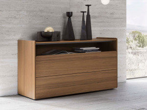 Деревянный комод