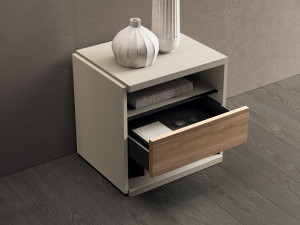 Прикроватная тумбочка с выдвижными ящиками