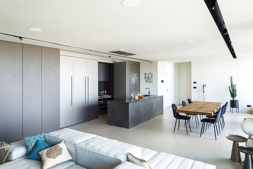 TM Italia Cucine Кухня с островом и системой коринфских каменных стен D90 sun-id-1462370 - Вид №4