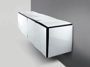 Подвесной шкаф из зеркального стекла с распашными дверями