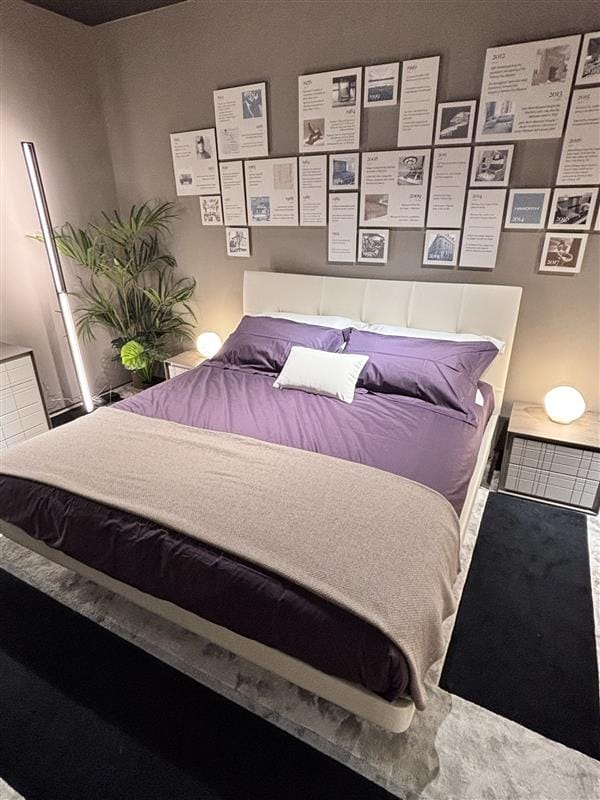 Кожаная кровать с капитонным изголовьем In Stock Poltrona Frau ARCH-00144300 - Вид №3