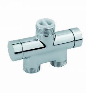 Carlo Poletti V87510JTKM Клапан одно/двухтрубный с by-pass и держателем, центральное подсоединение. Версия прямая с подключением медной или пластиковой трубы. Межосевое расстояние 40 мм. Клапан, совместимый с системой ТКМ.