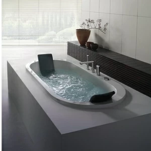 Ванна встраиваемая с гидромассажем Yuma 180 см