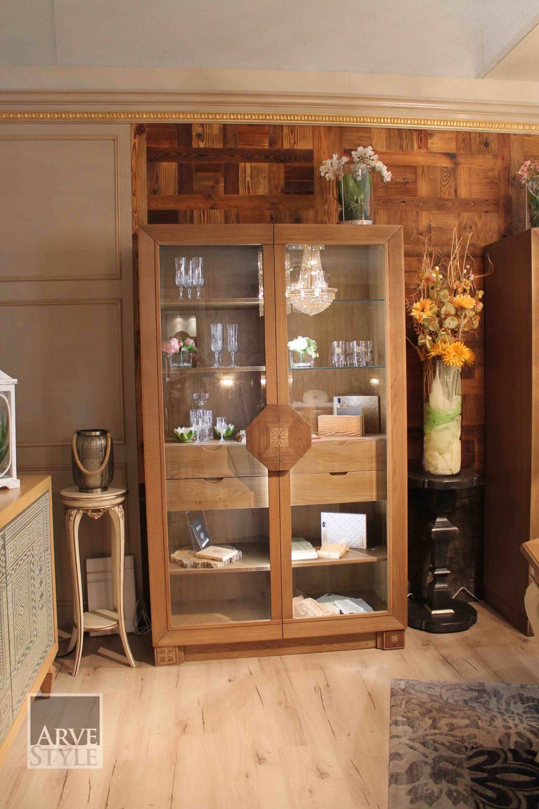 Витрина из дерева и стекла Arvestyle паркет ARCH-00001892 - Вид №2