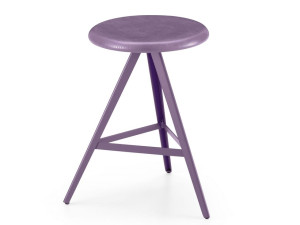 Деревянный табурет