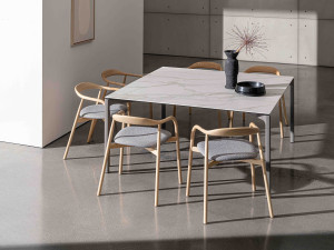 Керамический квадратный стол