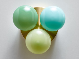 Светодиодный настенный светильник из дутого стекла и латуни