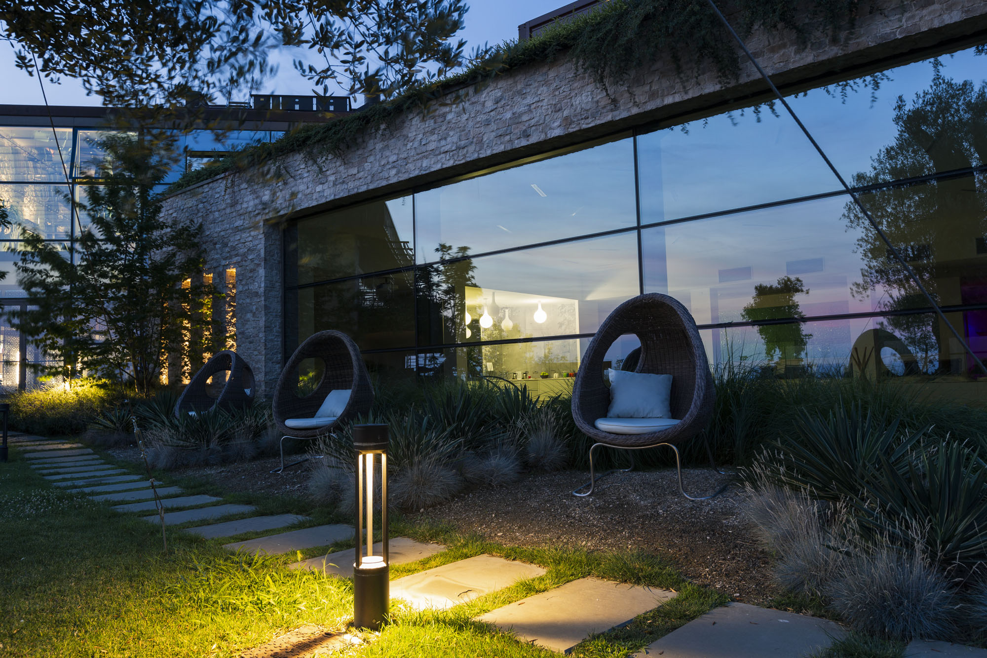 3333661 Мобильный светильник Platek TRIS  TRIS H. 900 mm - LED 4000K - Вид №2