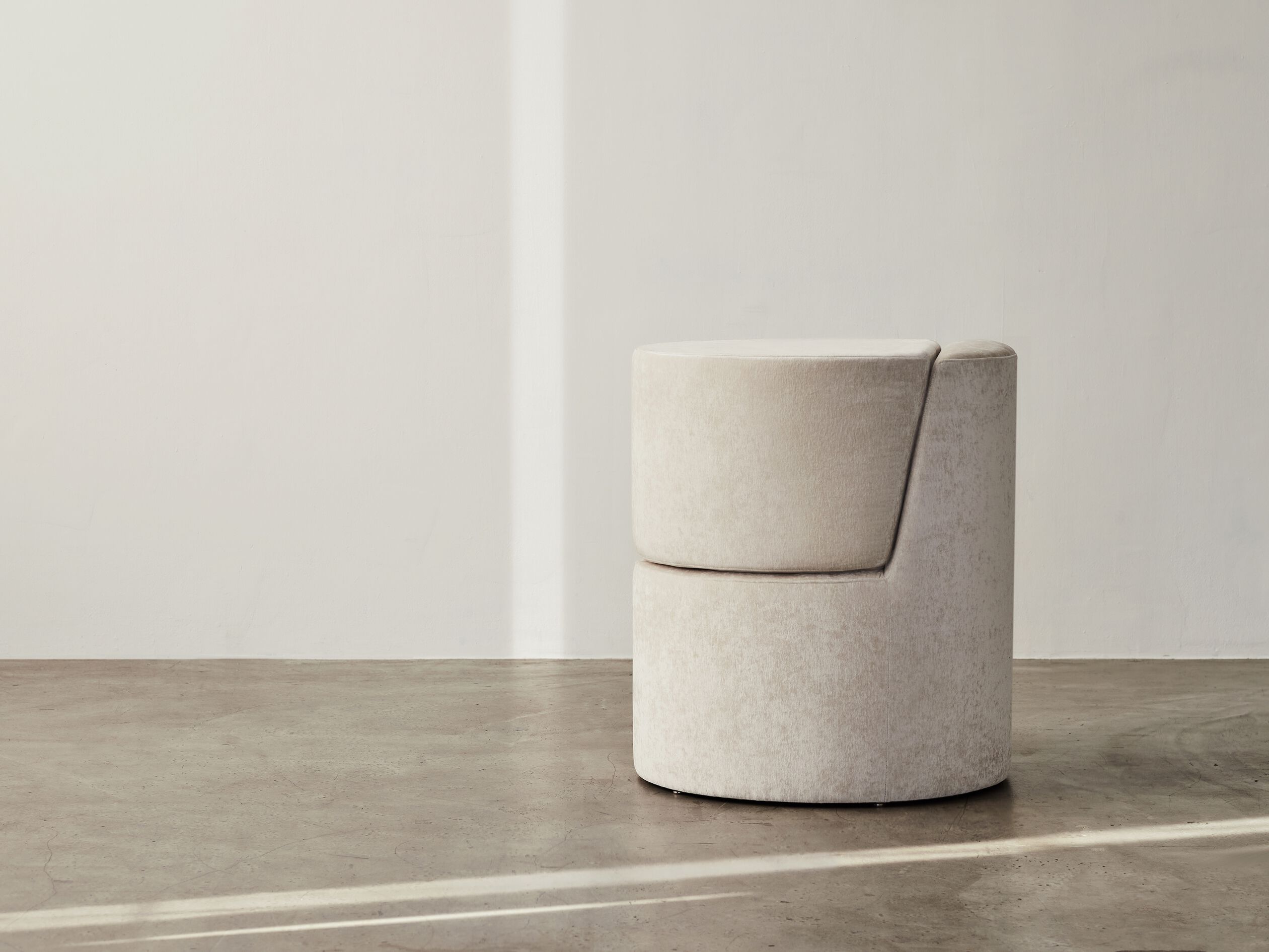 Кресло и подставка для ног из синели Caroline Chao BLOC ARCH-00077610 - Вид №1