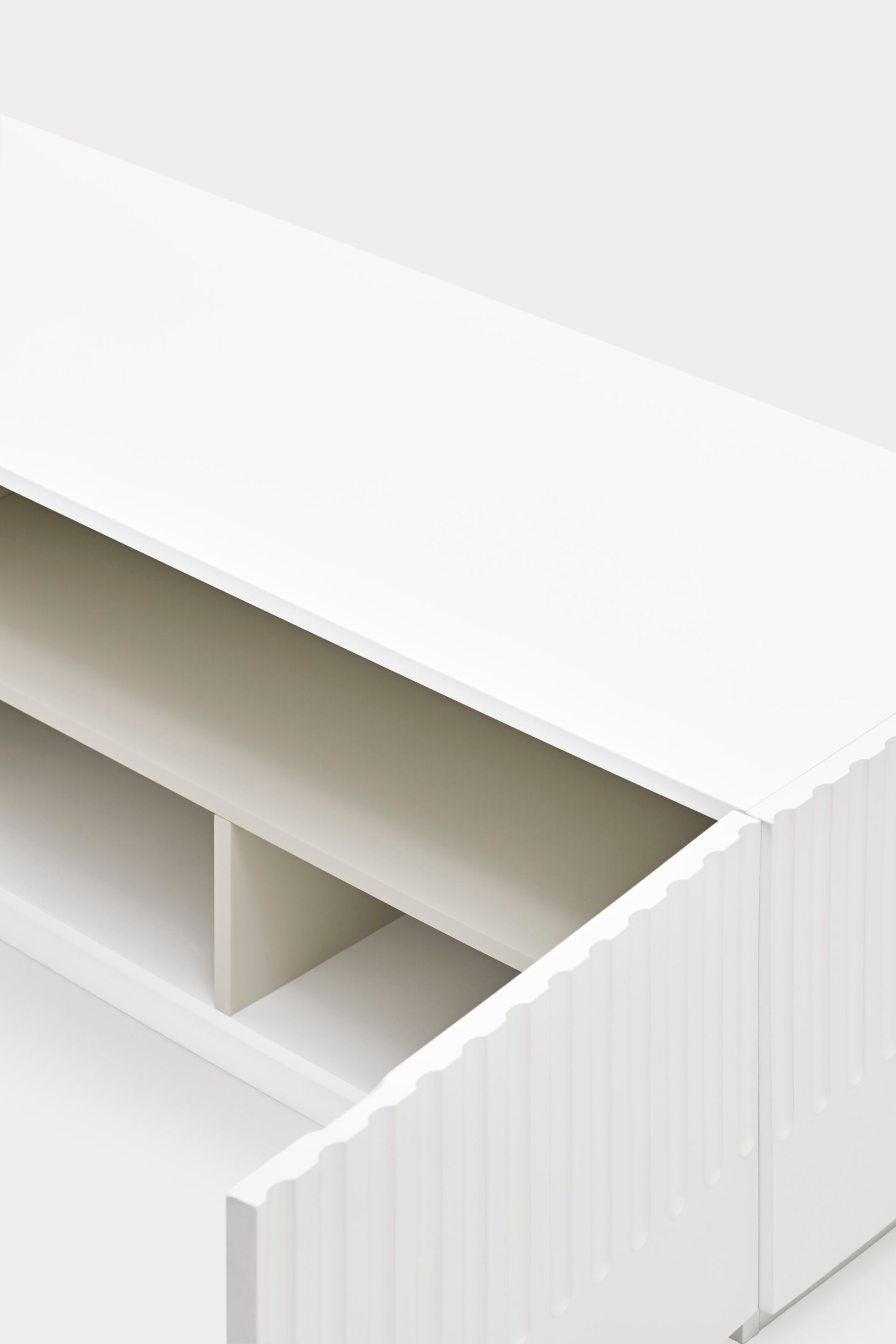 Шкаф для телевизора из МДФ с распашными дверцами TEULAT Doric ARCH-00017007 - Вид №4